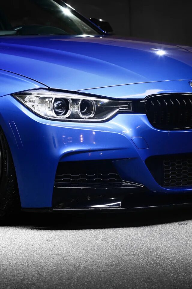 Сини 30. БМВ f30. BMW f30 голубая. BMW f30 голубые фары. БМВ f30 синяя.