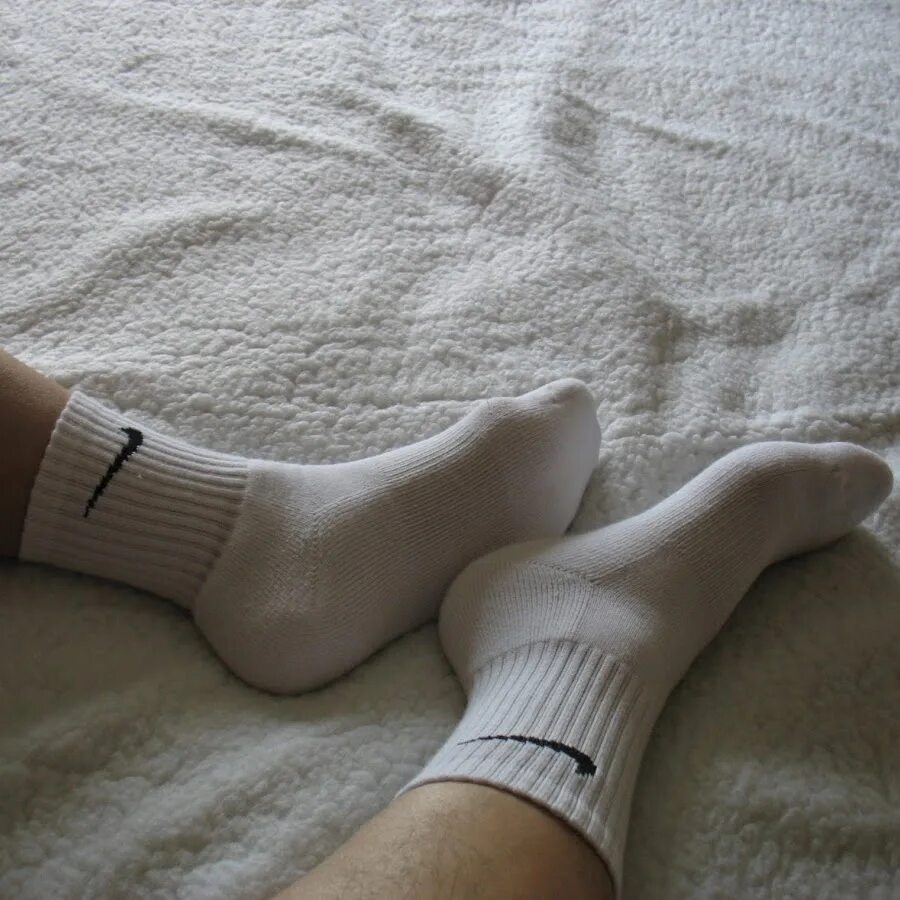 Nike White Socks boys. White Ankle Socks +12toga. Мальчики в белых носочках. Мальчик в белых носках. Белые носочки видео