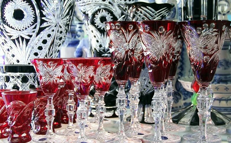 гусевский хрусталь, гусь-хрустальный. хрустальный завод в гусь хрустальном архитектура. гусь хрустальный фирменный магазин. стекольный рынок в гусь-хрустальном. стекольный рынок в гусь-хрустальном.