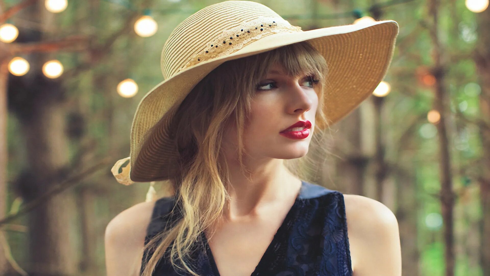 Taylor pictures. Тейлор Свифт. Red Тейлор Свифт. Swift Taylor "Red". Тейлор Свифт в шляпе.