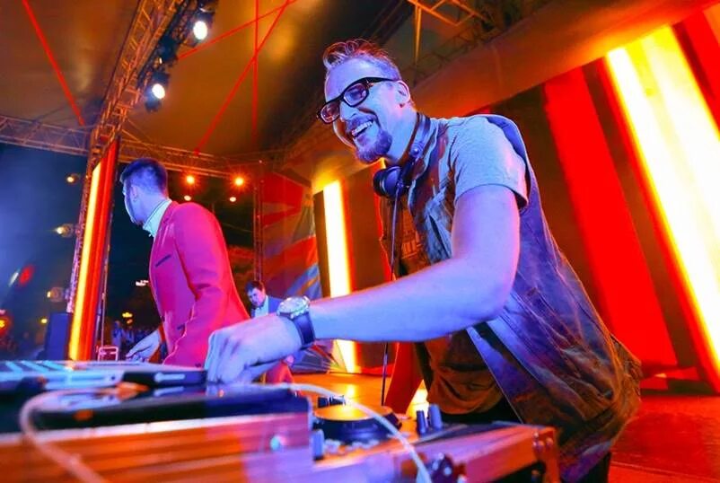 Диджей фоменко. One club чебоксары. Евгений кушнир диджей. Диджей чебоксары. The one чебоксары.