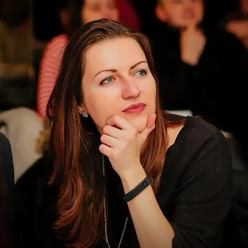 Киндер плей стримерша. Alisa ake. Принцесса как поселить. Восхитительная принцесса книга. Alisa ake.