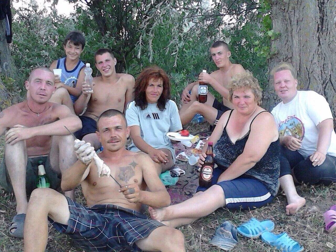 свежие новости соцсети. застолье чудики из социальных сетей. продвижение в социальных сетях. следить за соц сетями. сообщества в социальных сетях.