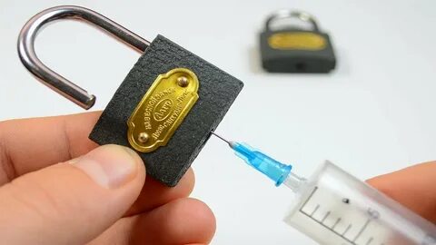 Легко взламываемый