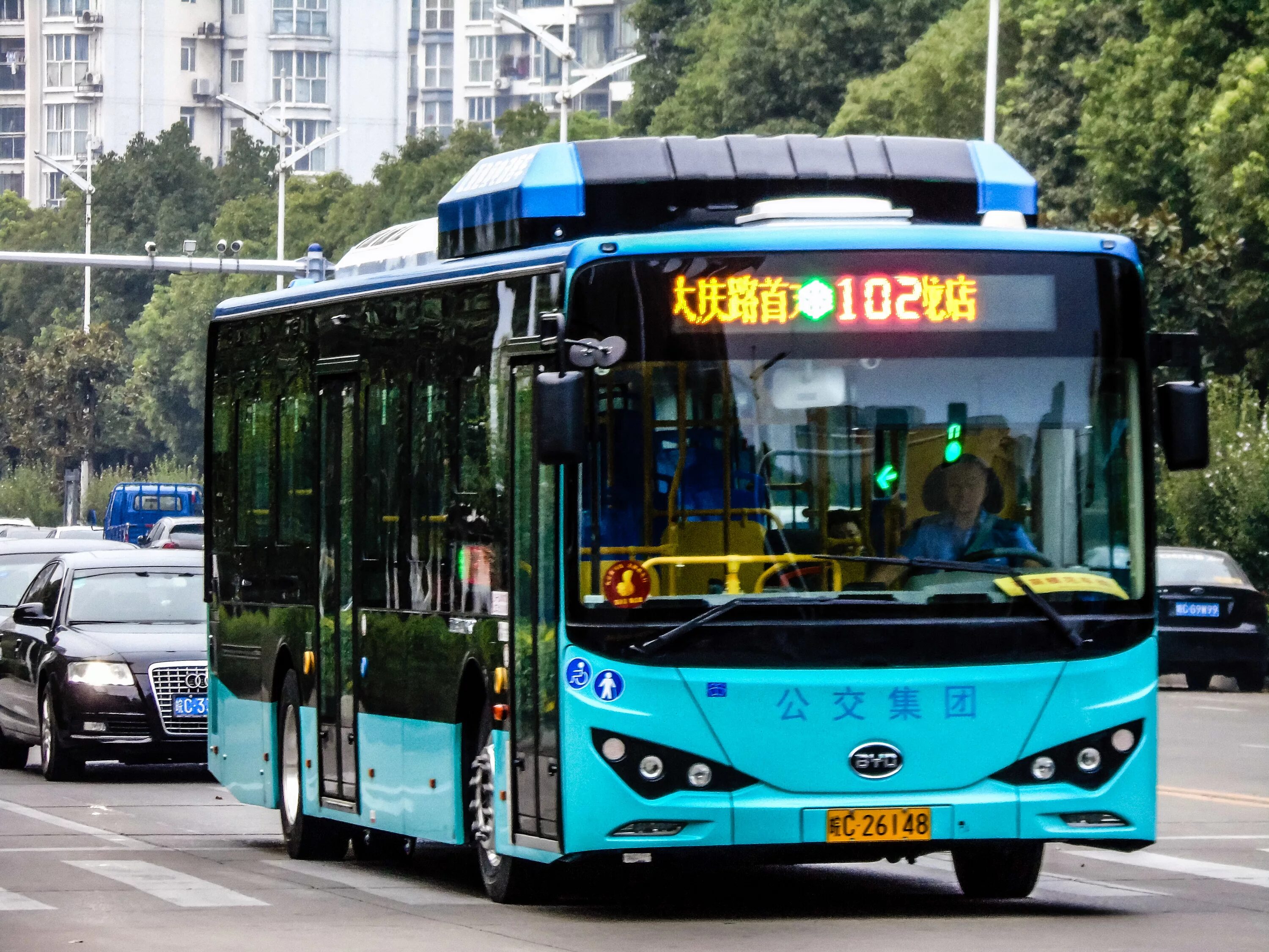 Китайский рынок автобусы. BYD k9 EBUS-12. Китайские автобусы. Автобусы в Китае. Автобусы китайского производства.