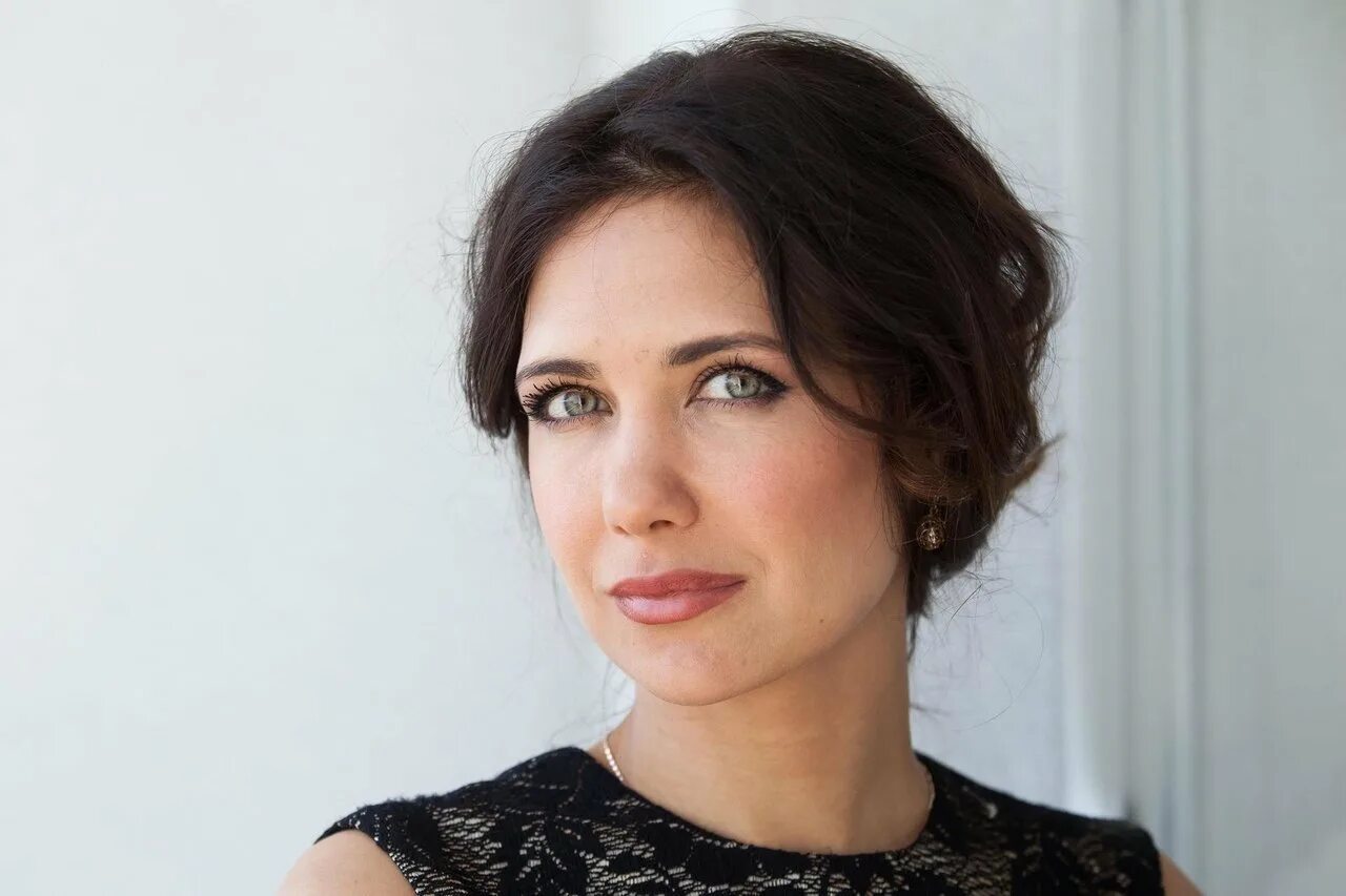 женщина артистка