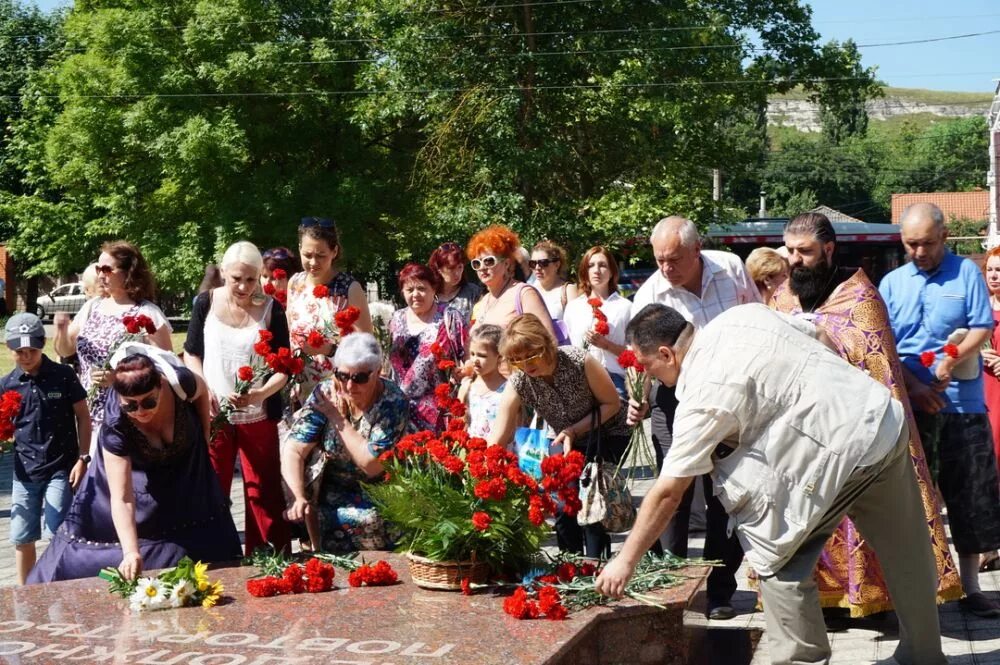 1944 депортация крымских. Депортация народов Крыма 1944. Депортация народов Крыма. День депортации крымских народов. Депортированные народы Крыма.