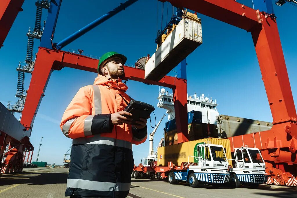 архангельск торговый порт. тальман в порту спб. поселок сабетта ямал спг. морской порт архангельск. порт отзывы сотрудников.