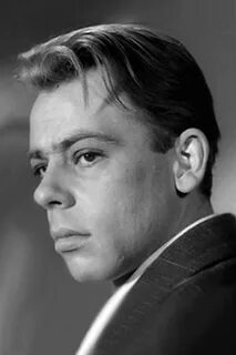 Лев актер википедия