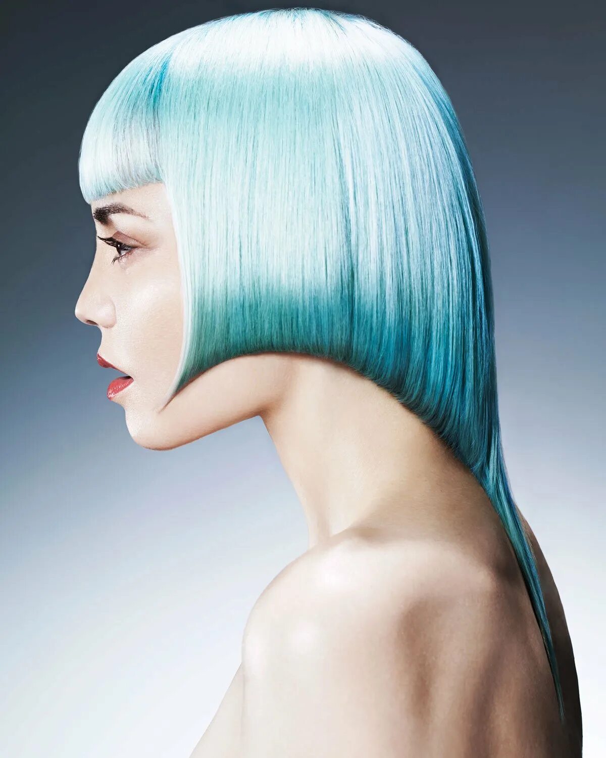 Креативное окрашивание волос на каре. Креативная стрижка женская каре. Красное окрашивание на короткие волосы. Каре стрижка креативно. Креативная стрижка боб каре.