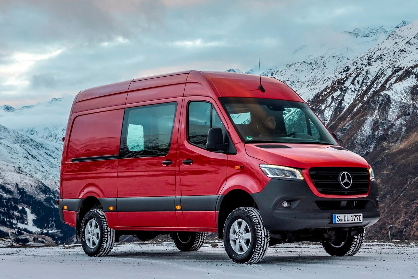 Мерседес спринтер ру. Mercedes Benz Sprinter 4x4 2021. Мерседес Спринтер 2021. Mercedes Benz Sprinter 2020 4x4. Мерседес Бенц Спринтер 2021.