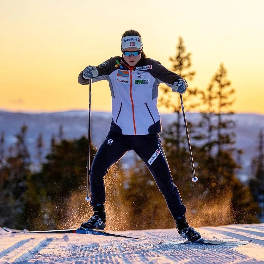 Впереди нас ехали спортсмены лыжники. Костюм лыжника. Спортсмен лыжник. Крутой лыжник. Якимов лыжник.