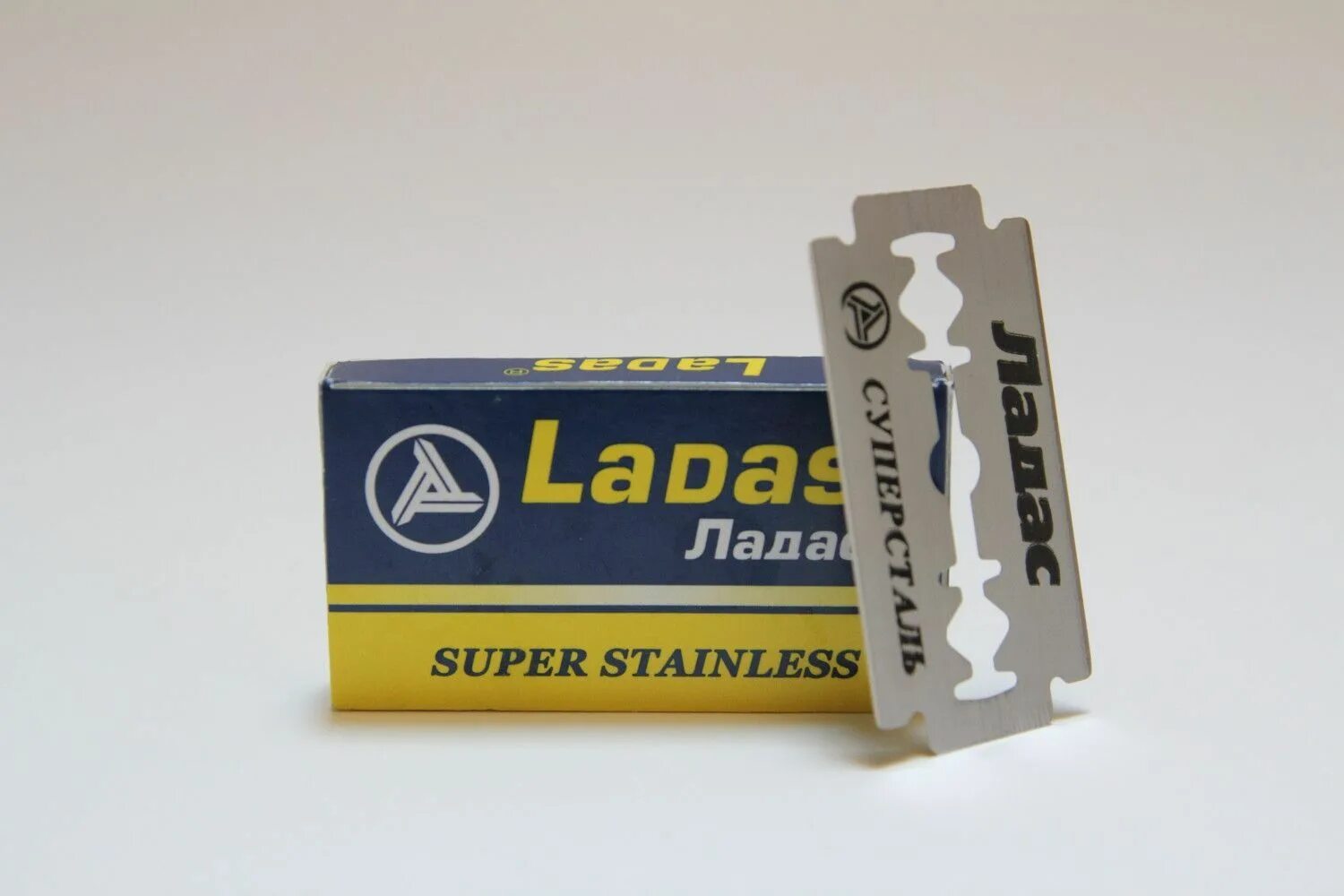 Лезвия вилкинсон. Ladas super stainless. De blades. Wilkinson бритва. Dorco двусторонние лезвия.