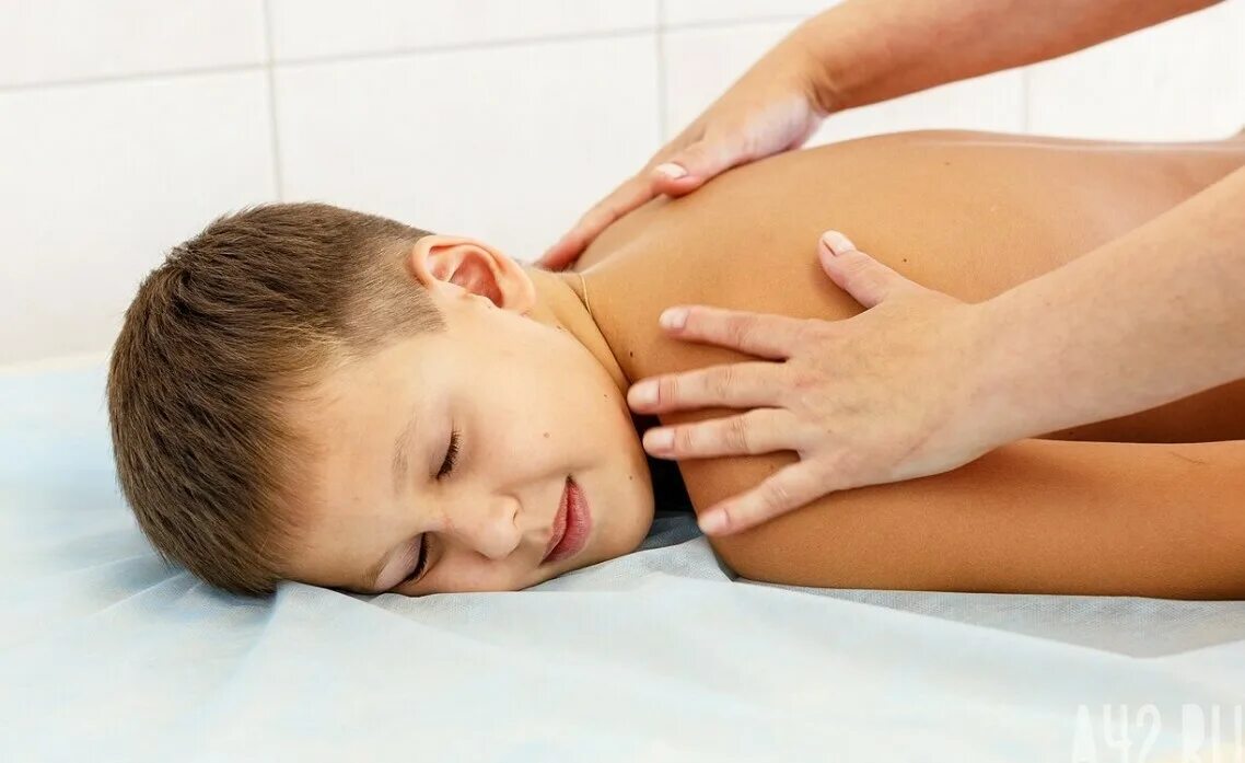 Massage 7. Лечебный массаж для детей. Оздоровительный массаж для детей. Детский лечебный массаж. Мануальная терапия для детей.