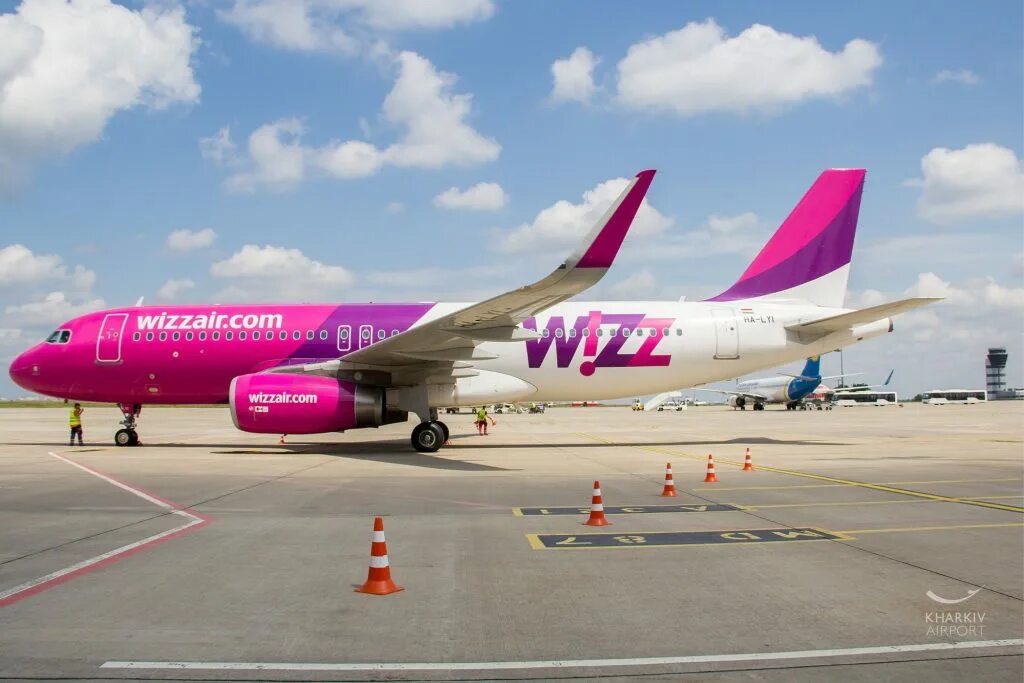 Wizz Air самолеты. Авиакомпания Wizz Air Ukraine. Авиакомпания Wizz Air полет. 5w7014 Wizz Air.