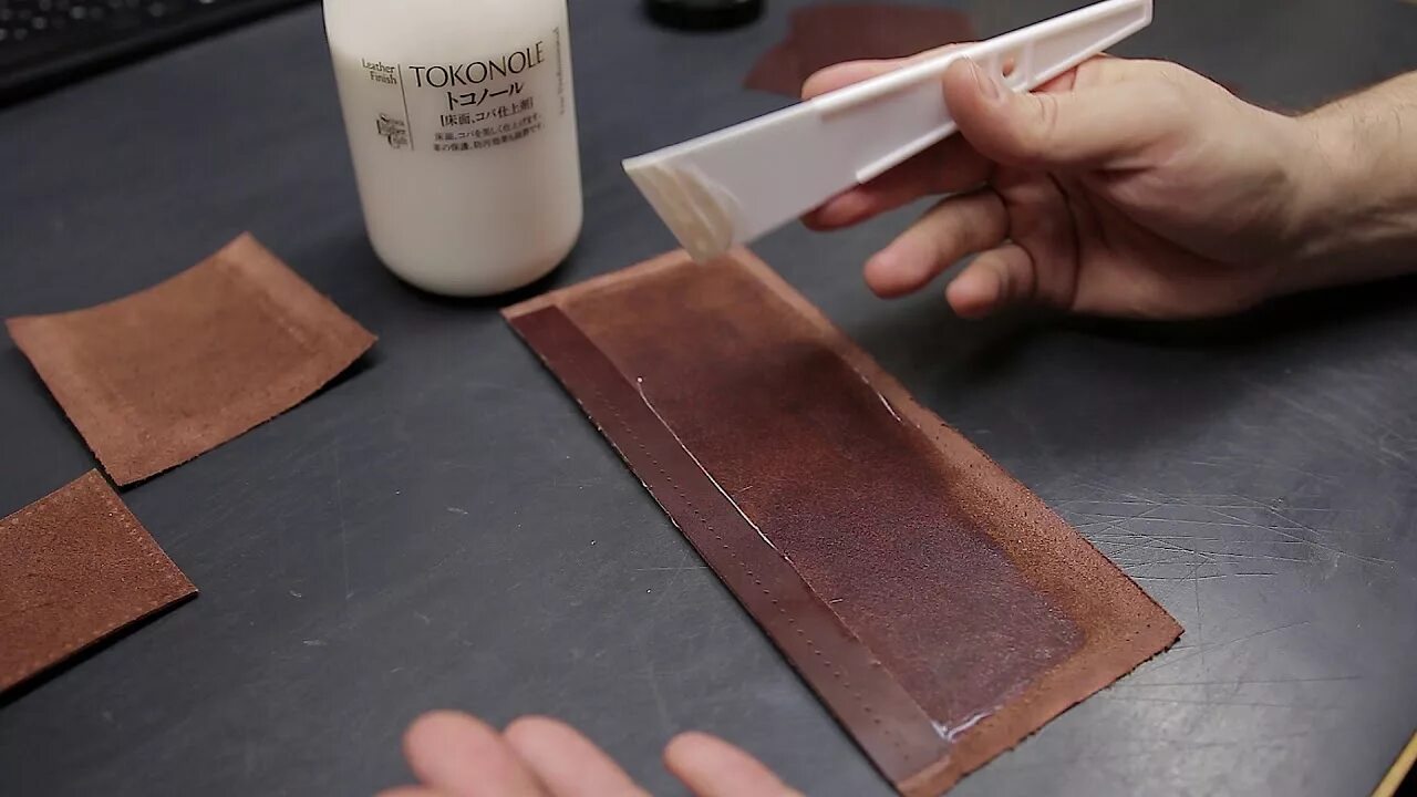 Техники обработки кожи. Полировка торца кожи. Необработанный край кожи. Полировка бахтармы. Стекло для полировки кожи и бахтармы.