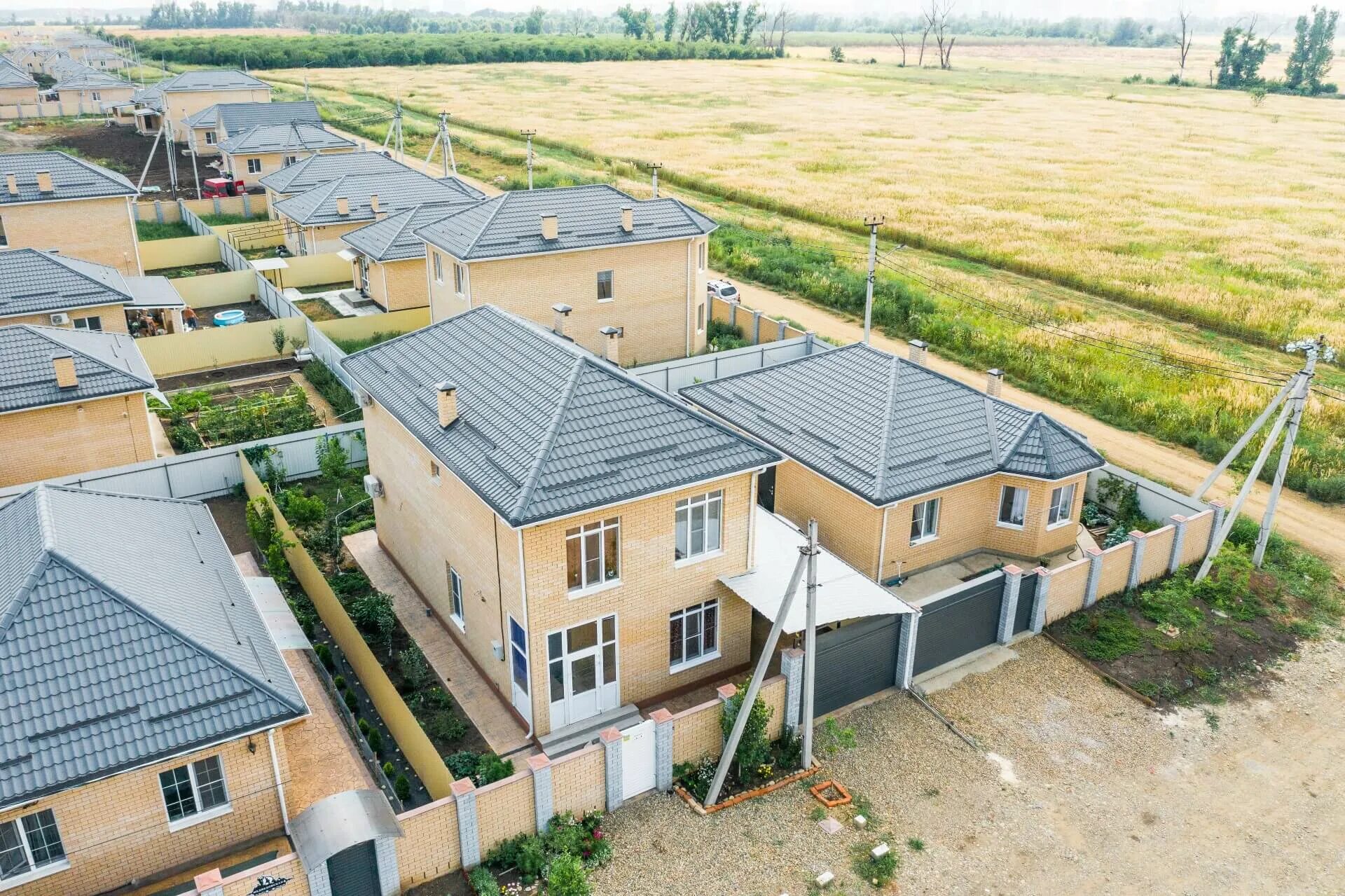 коттеджный поселок крепость. краснодар котеджный пасёлок "крепость". греция коттеджный поселок краснодар. нвм крепость краснодар. изумрудный город краснодар коттеджный поселок.