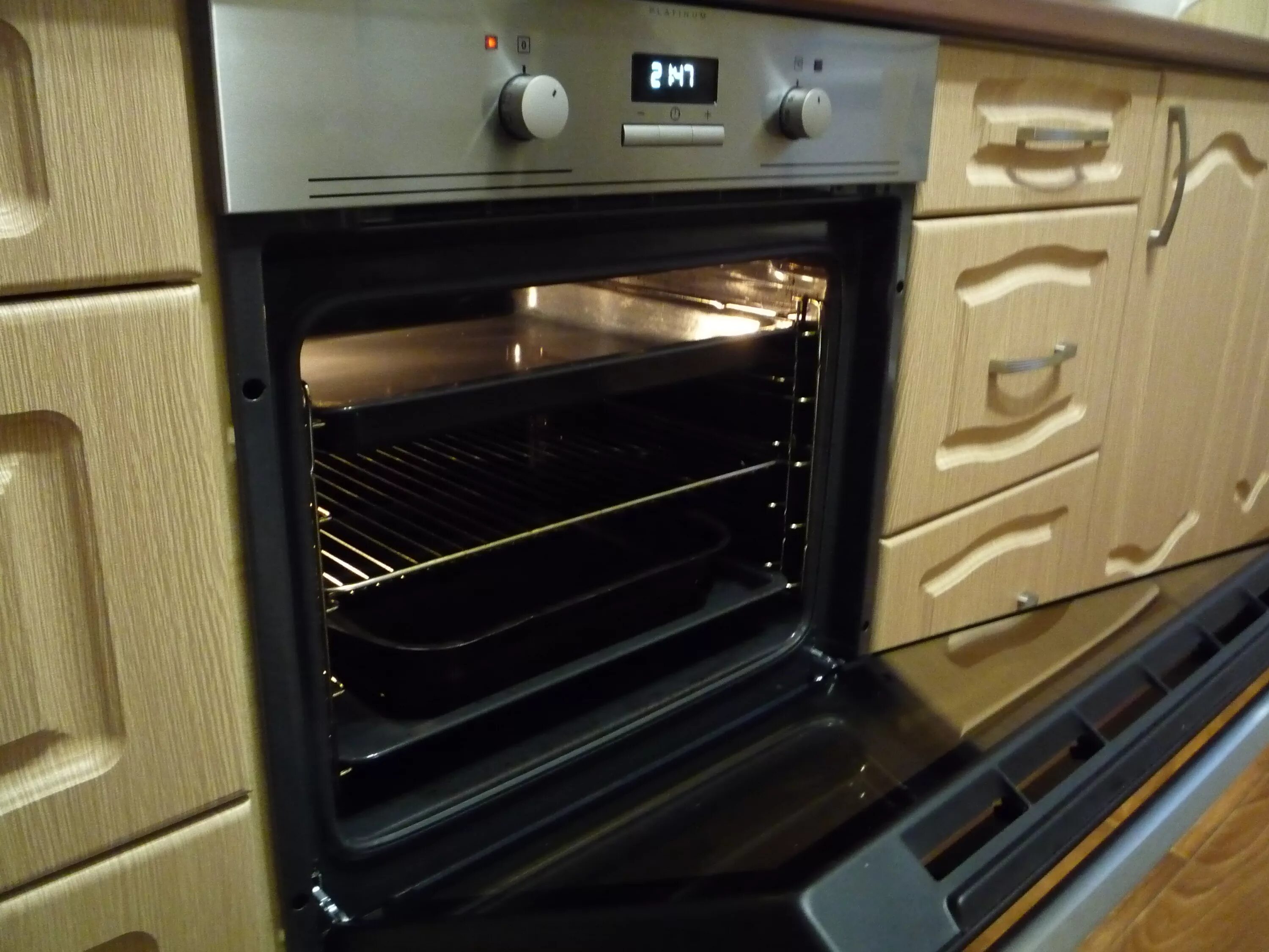 Духовой шкаф bosch hrg6769s6. Икеа кулинарикс. Духовка с самоочисткой. Пиролитическая очистка духовки. Духовка с самоочисткой.