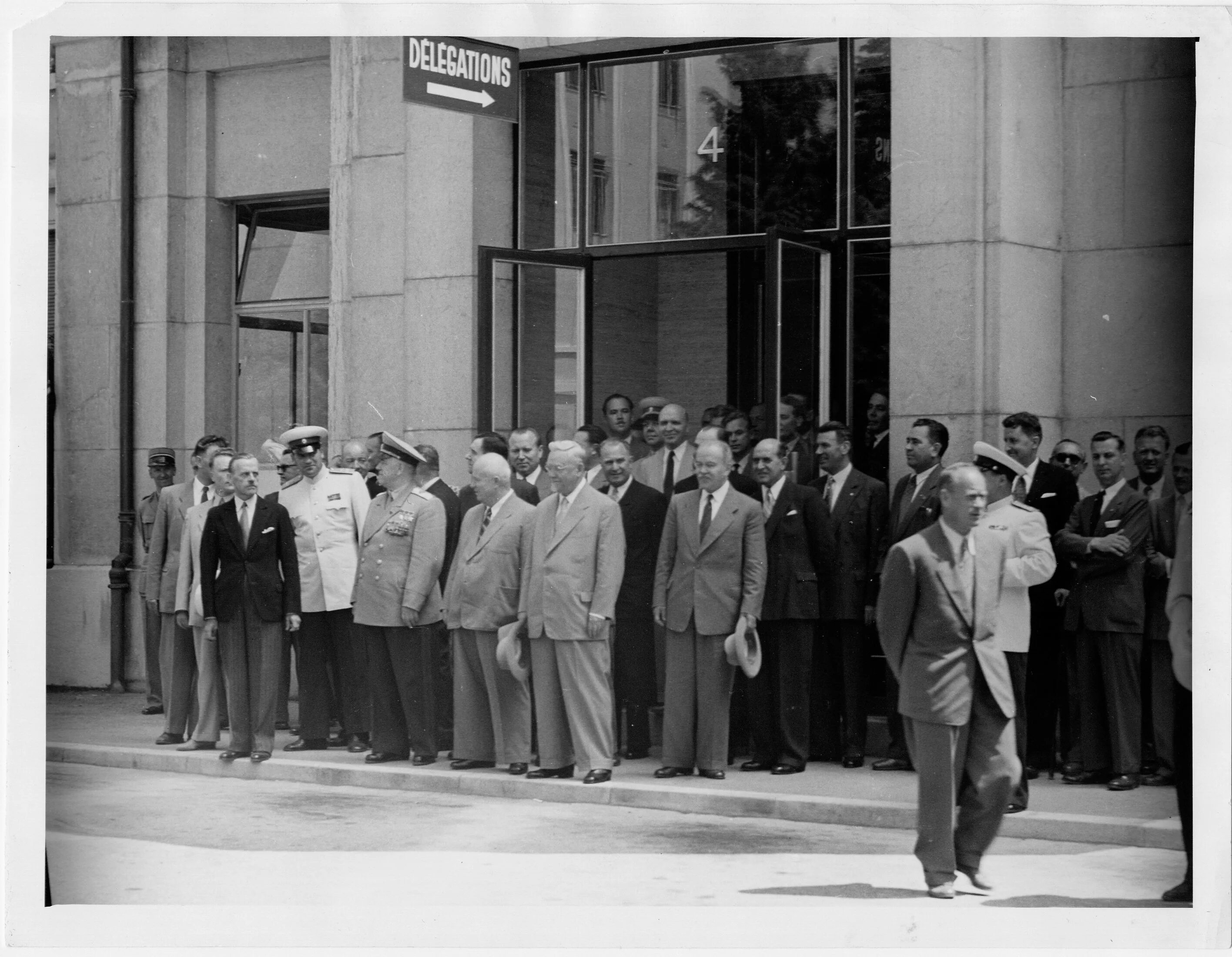 Конвенция 1954. Хрущев в Женеве 1955. Совещание в Женеве 1955 Хрущев. Женевский саммит 1955. 1955 Год встреча в Женеве.