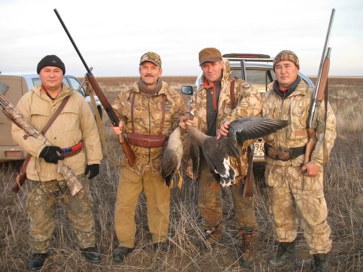 Правила охоты осенью. Охота на гуся в Казахстане осень 2022. Гусиная охота в Казахстане.