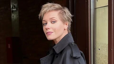 Шұлық киген әйел сорғыш