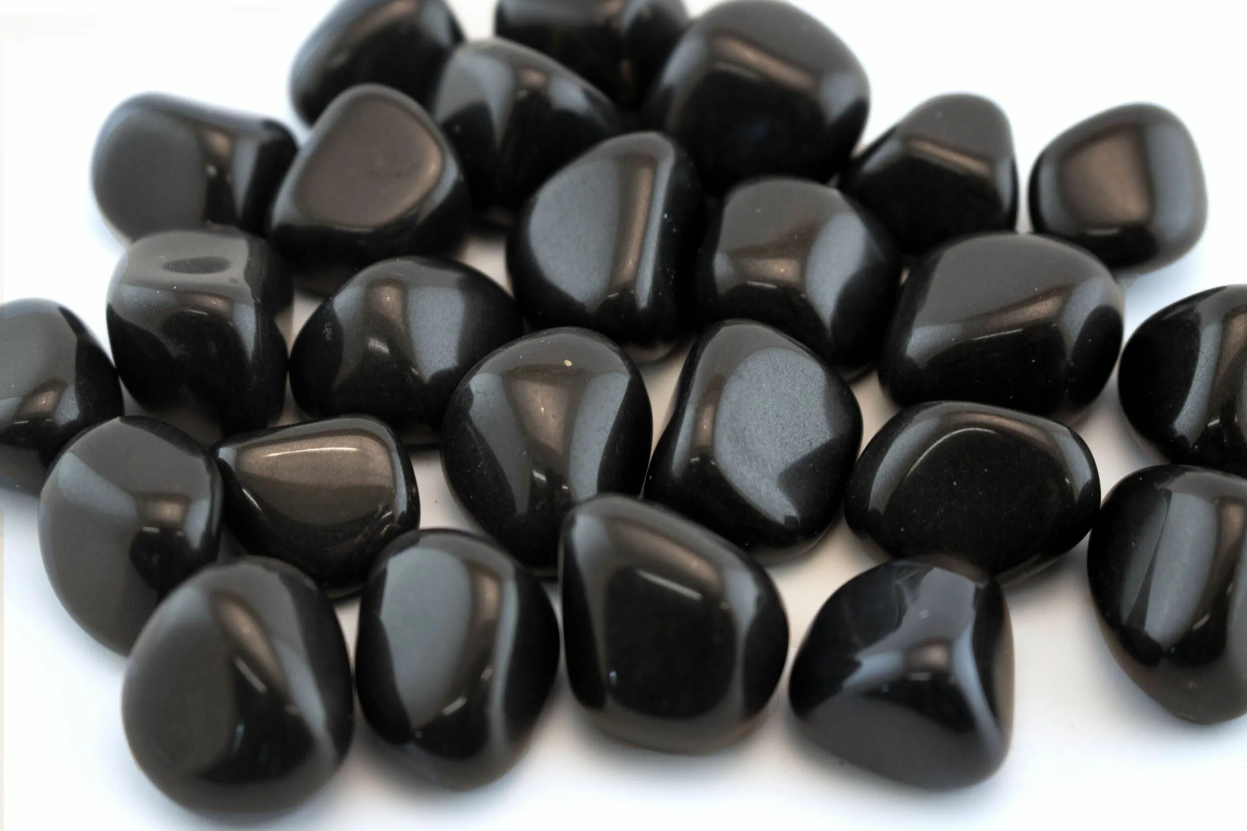 Оникс камень черный. Black Onyx камень. Черный Оникс / минерал. Черный Оникс Кристалл.