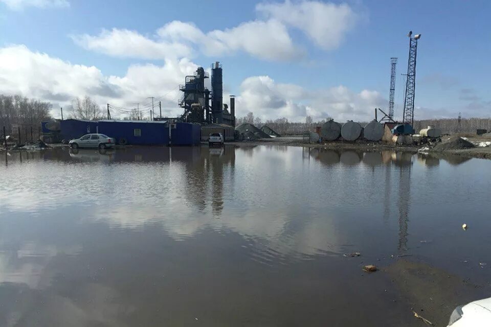 Омск под водой. Красный Яр Иртыш. Половодье с. красный Яр Самарская область. Затопление красный Яр. Паводок красный Яр.