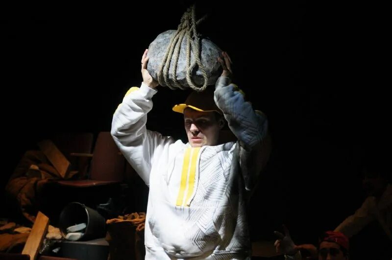 спектакль в чаще