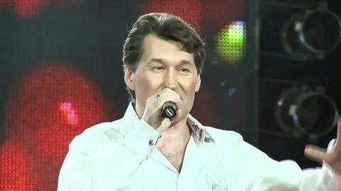 Кто поет за друзей поднимаю