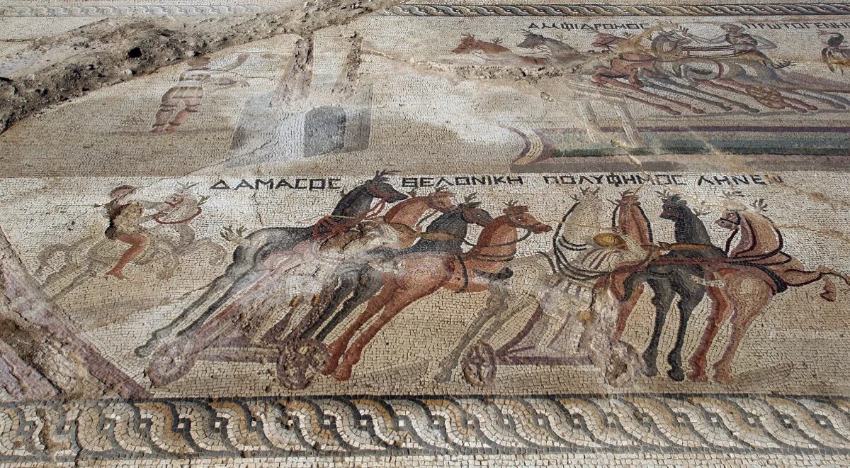 2 3 век нашей эры. Древний Рим колесница мозаика. Рим мозаика раскопки. Мозаика древнего Рима раскопки. Раскопки древней Греции.