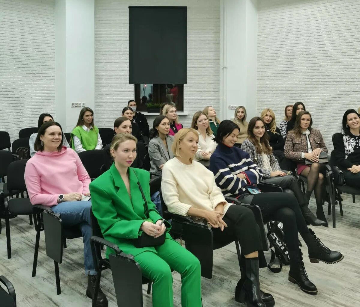 Мгу мода. Fashion Business School Москва. МГУ модный бизнес. Бизнес школа Москва. Направления в МГУ Fashion Business.