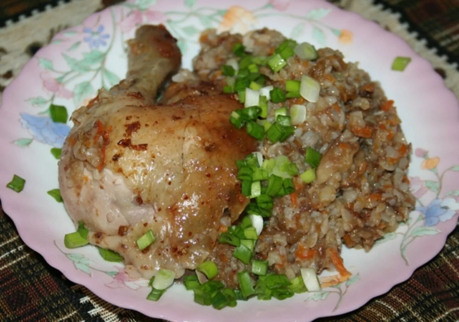 Гречка с куриными бедрами