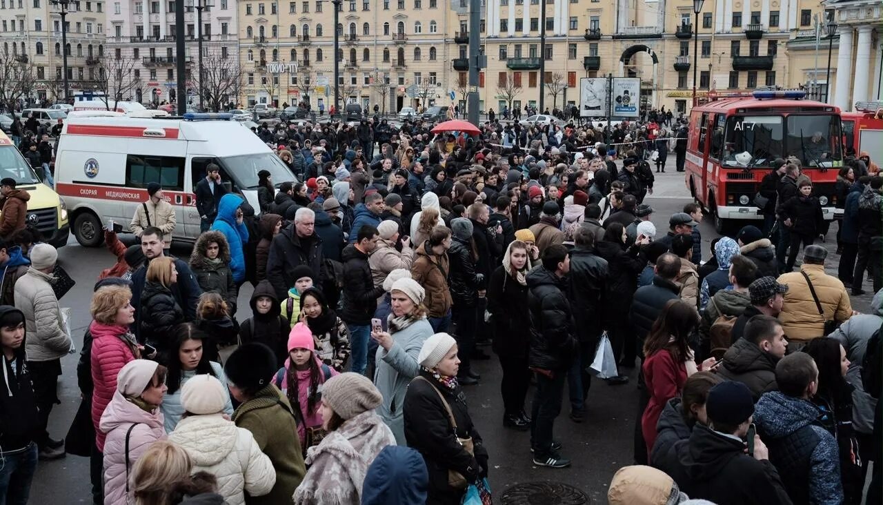 Взрыв в метро Петербурга 3.04.2017. Взрыв в метро Санкт Петербурга 2017.