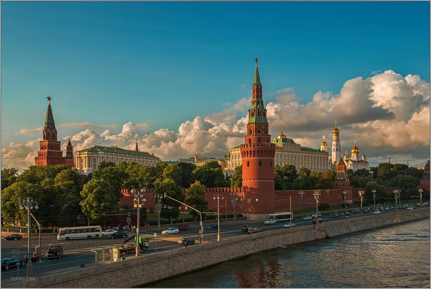 Кремлевский вид. 1 Кремль в Москве. Московский Кремль Moscow Kremlin. Виды Кремля в Москве. 9. Московский Кремль (Москва, Россия).