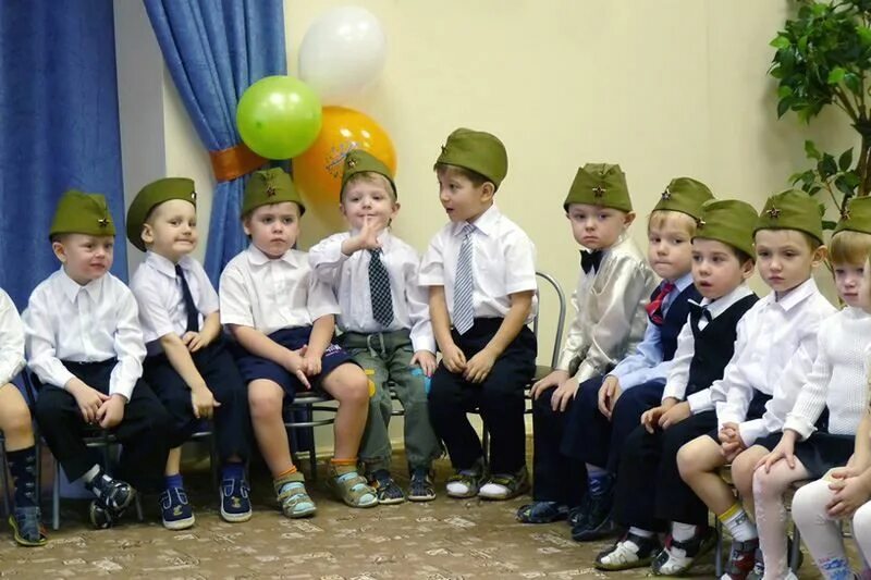 Мальчики в садике