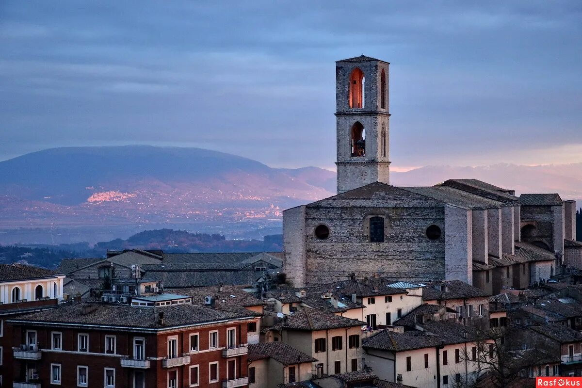 цесена италия. рим панорама улиц. Central italy. Central italy. центральная италия фото.