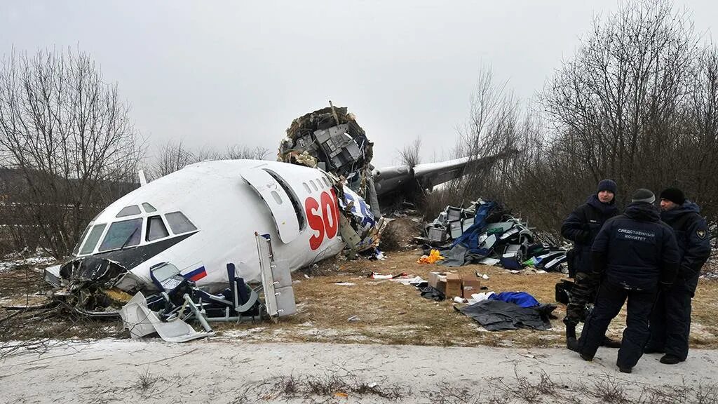 Авиакатастрофа м. Катастрофа ту-154 в Домодедове. Ту 154м Домодедово катастрофа. Катастрофа ту-154 в Домодедово 2010.