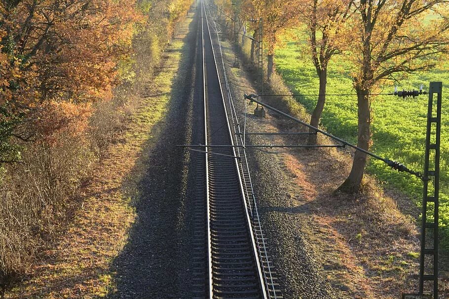 Railway line. Рельсы. Железнодорожные линии. Рельсы в городе. Природа рельсы.