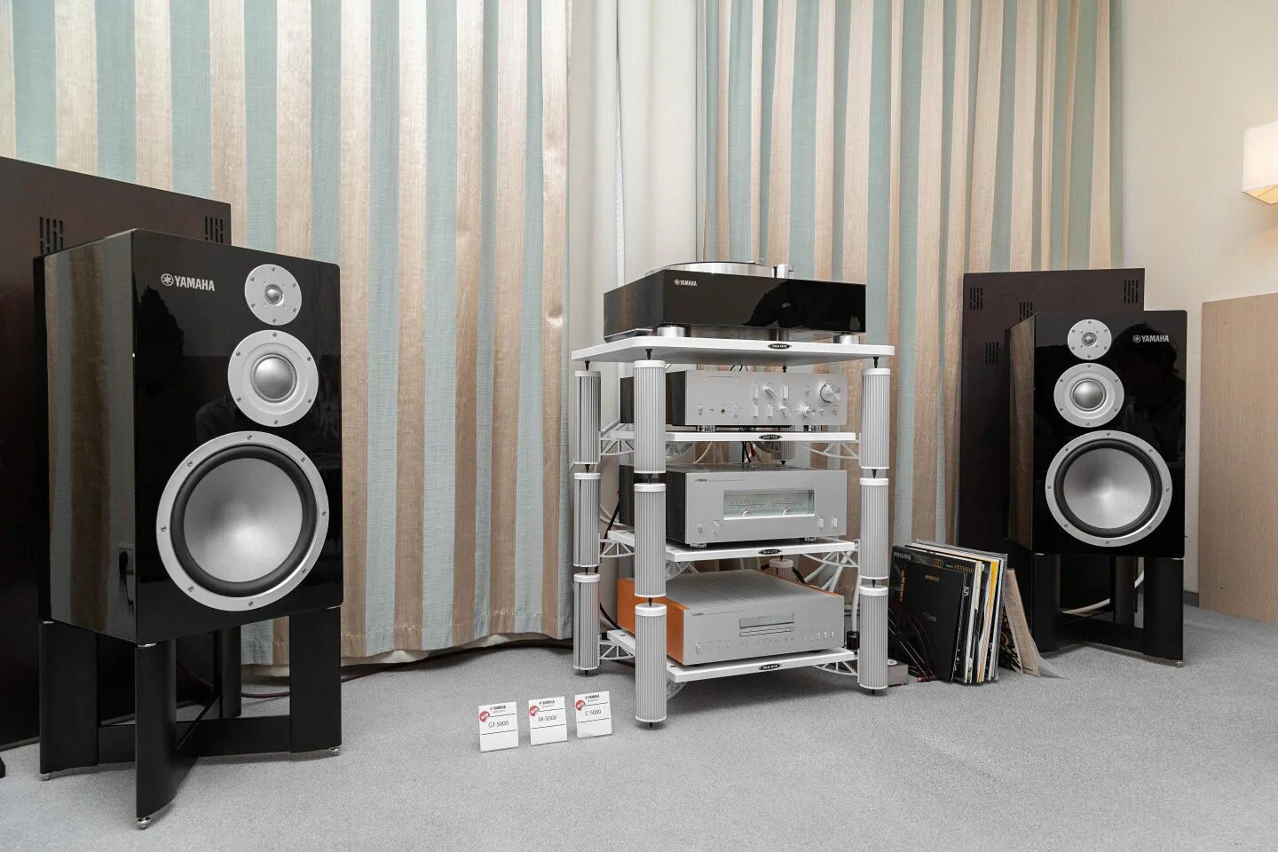 Hi end Audio show 2023. Hi Fi Hi end show 2024. Нушники на Hi-Fi & High end show 2023. Итальянская акустика. Hi end show 2024