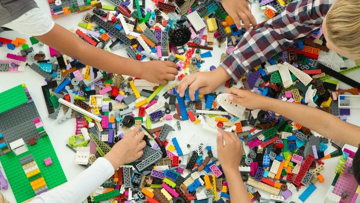 Что дети собирали из лего Почему конструктор LEGO называется ЛЕГО. Что такого в этих кубиках, что весь мир