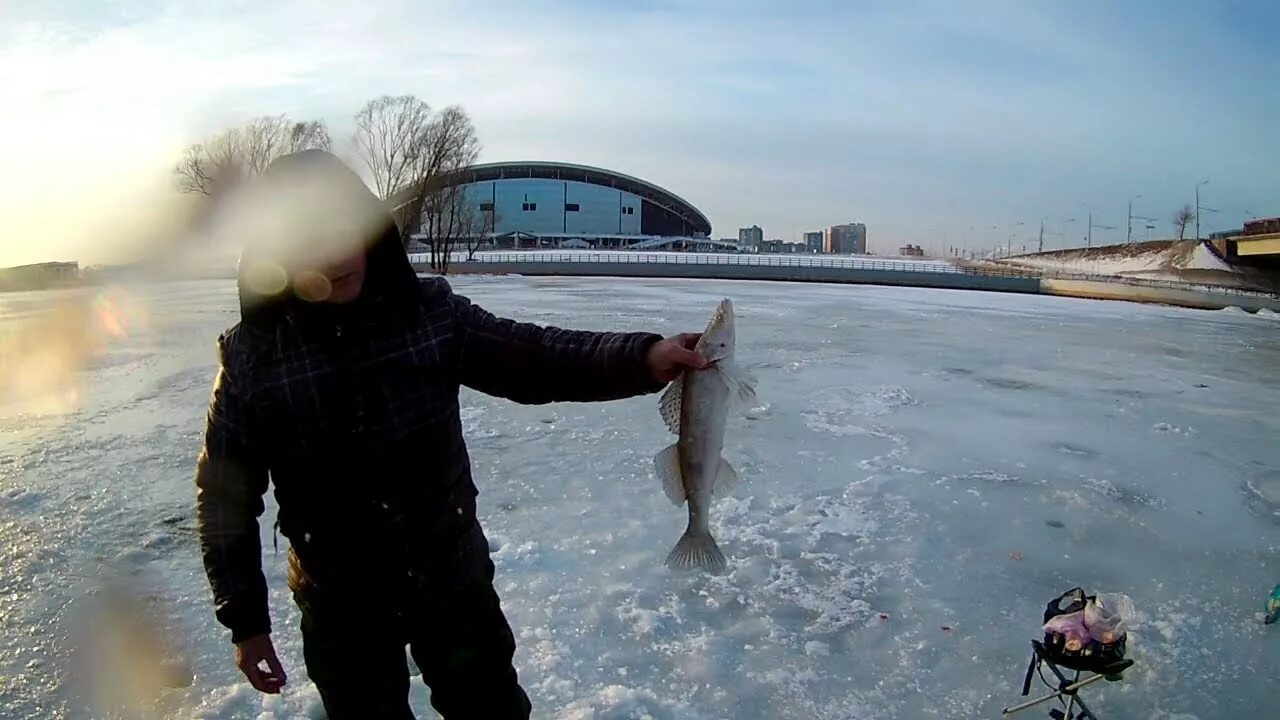 Что можно сейчас ловить. Зимняя рыбалка на Казанке. Зимняя рыбалка в Казани. Рыба в Казанке. Рыбалка в Казани на Волге зимой.