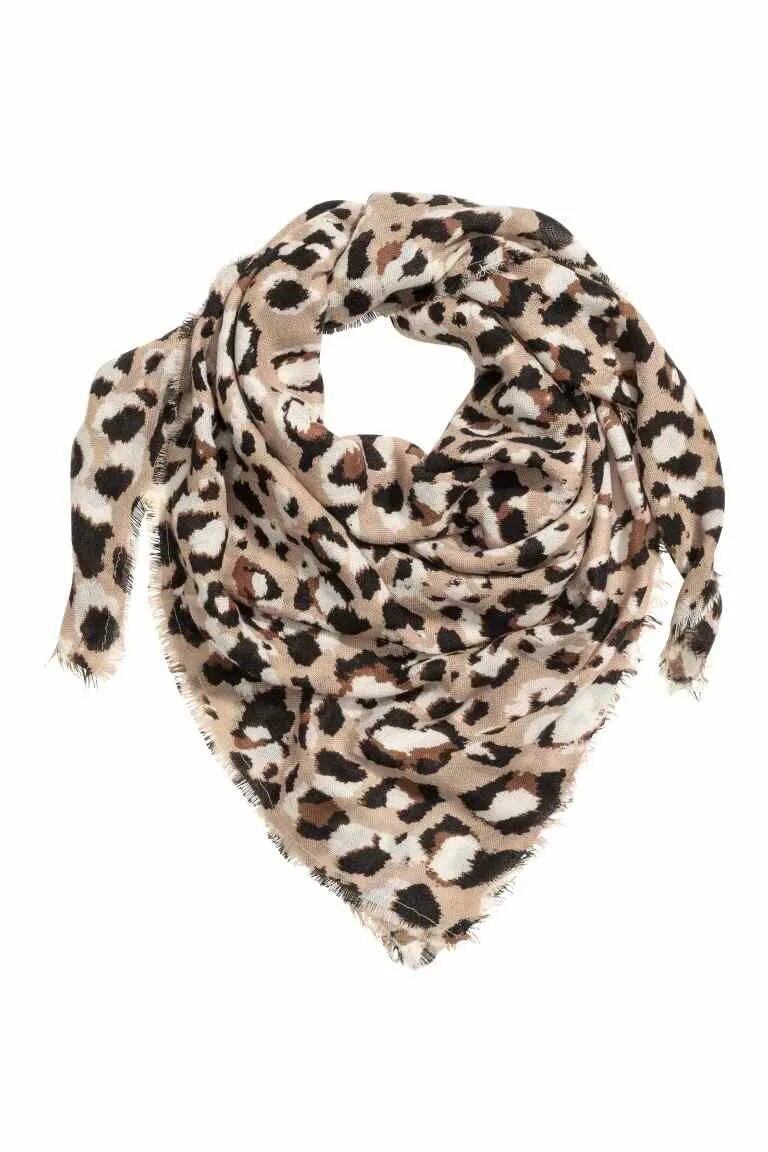 Платок леопард. Zara Accessories шарф h182. Леопардовый шарф. Платки с леопардовым принтом. Платок под леопарда.