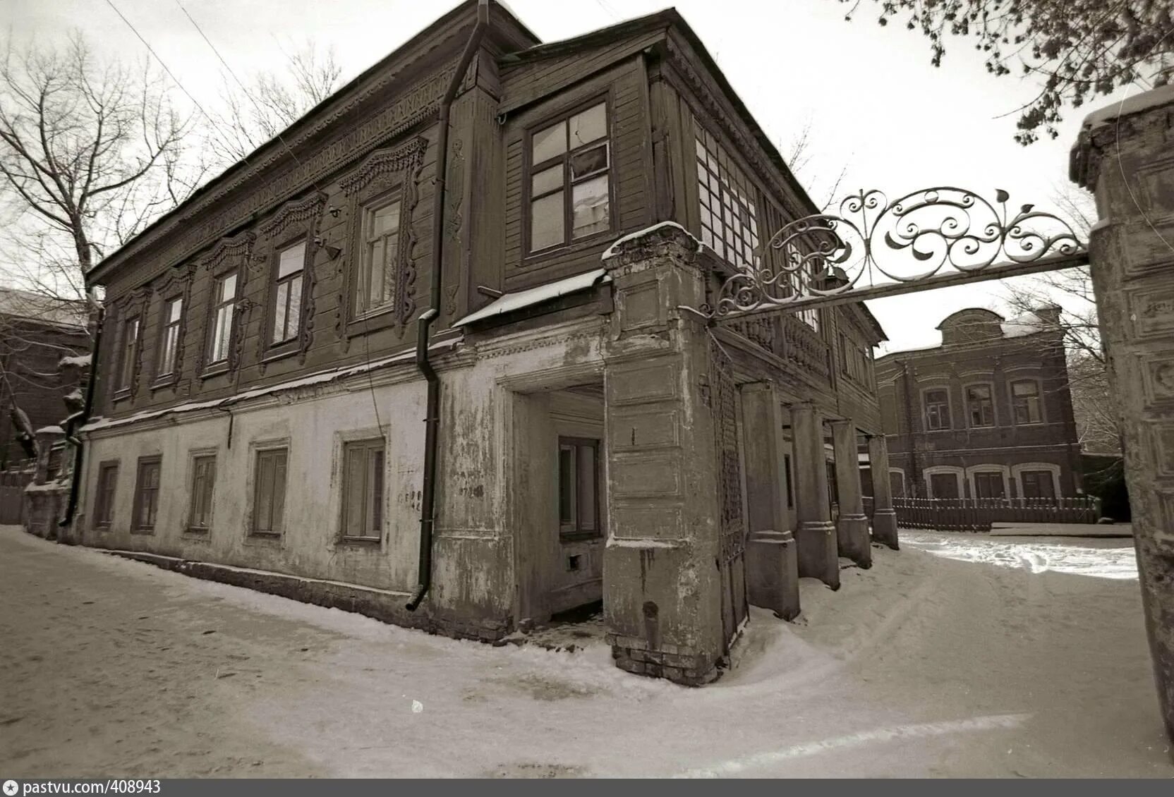 Пролетарская старые фото. Перуновский переулок. Улица пролетарская история названия. Церковь святого георгия на красной горке моховая. Москва 1980 год.