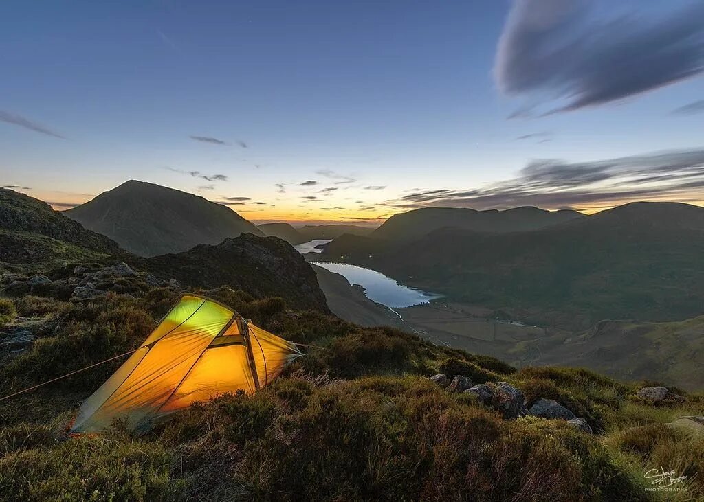 Wild camp. Кемпинг Лейк Дистрикт. Дикий кемпинг Лейк Дистрикт. Дикий Кемп. Camping spot, in Ardeche.