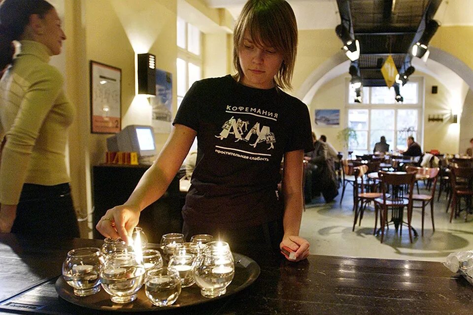 хостес в ресторане. кофемания официант вакансии. кофемания официант вакансии. кофемания шеф повар. елена волкова кофемания.