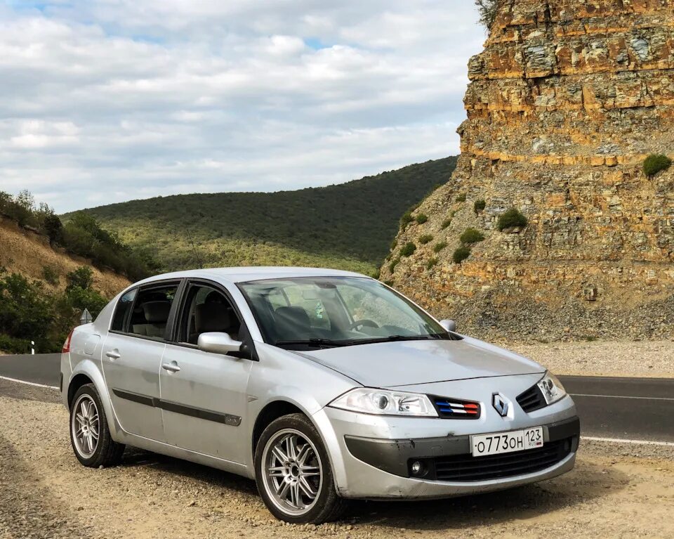 Рено меган 2 брянская область. Renault megane ii [lm] phase. Рено меган 2 рестайлинг 2006. Рено меган 2 красный. Рено меган 2008.
