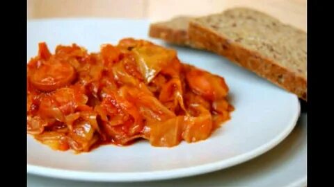 Тушеная капуста с сосисками без томатной пасты