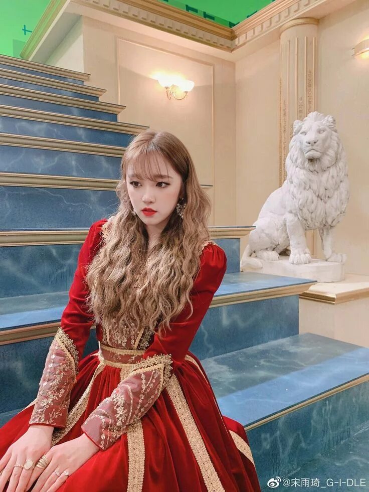 Шухуа g idle 2023. Мими джи айдл. Юци g idle. (d)-dle юци. G idle юйци.