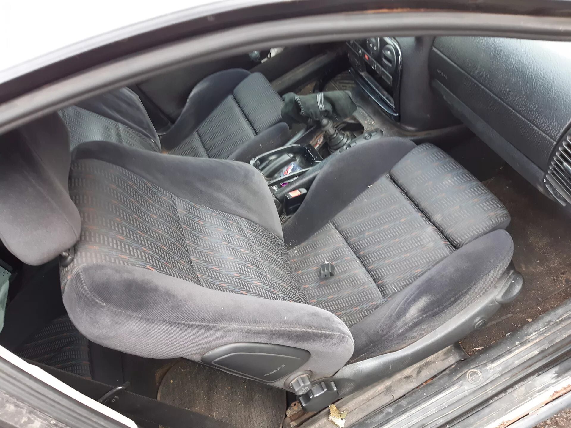 Опель Омега сиденья рекаро. Opel Omega салон Recaro. Opel Omega b Recaro. Recaro Omega b.