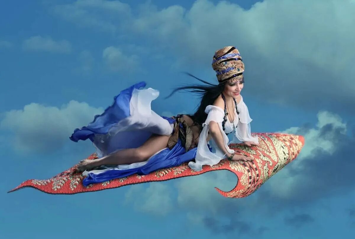 Летающий кавер. Ковёр самолёт. Девушка на ковре самолете. Сказочный ковер самолет.